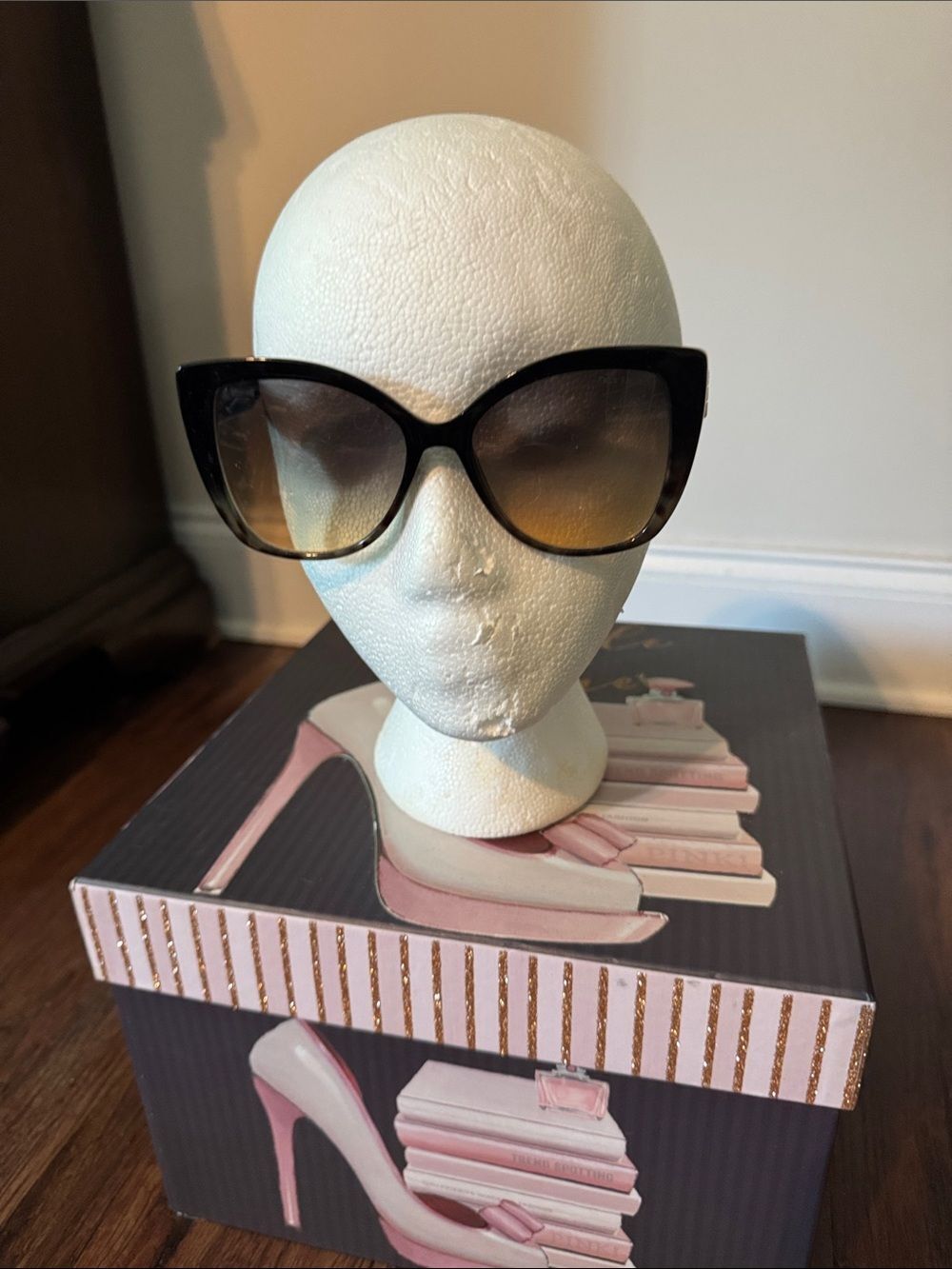 True Religion Oversized Cat-Eye Sunglasses in Black to Brown Gradient
